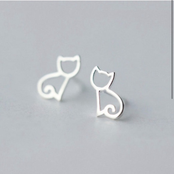 Dainty Elegant Silver Cat Earrings - Picture 1 of 2